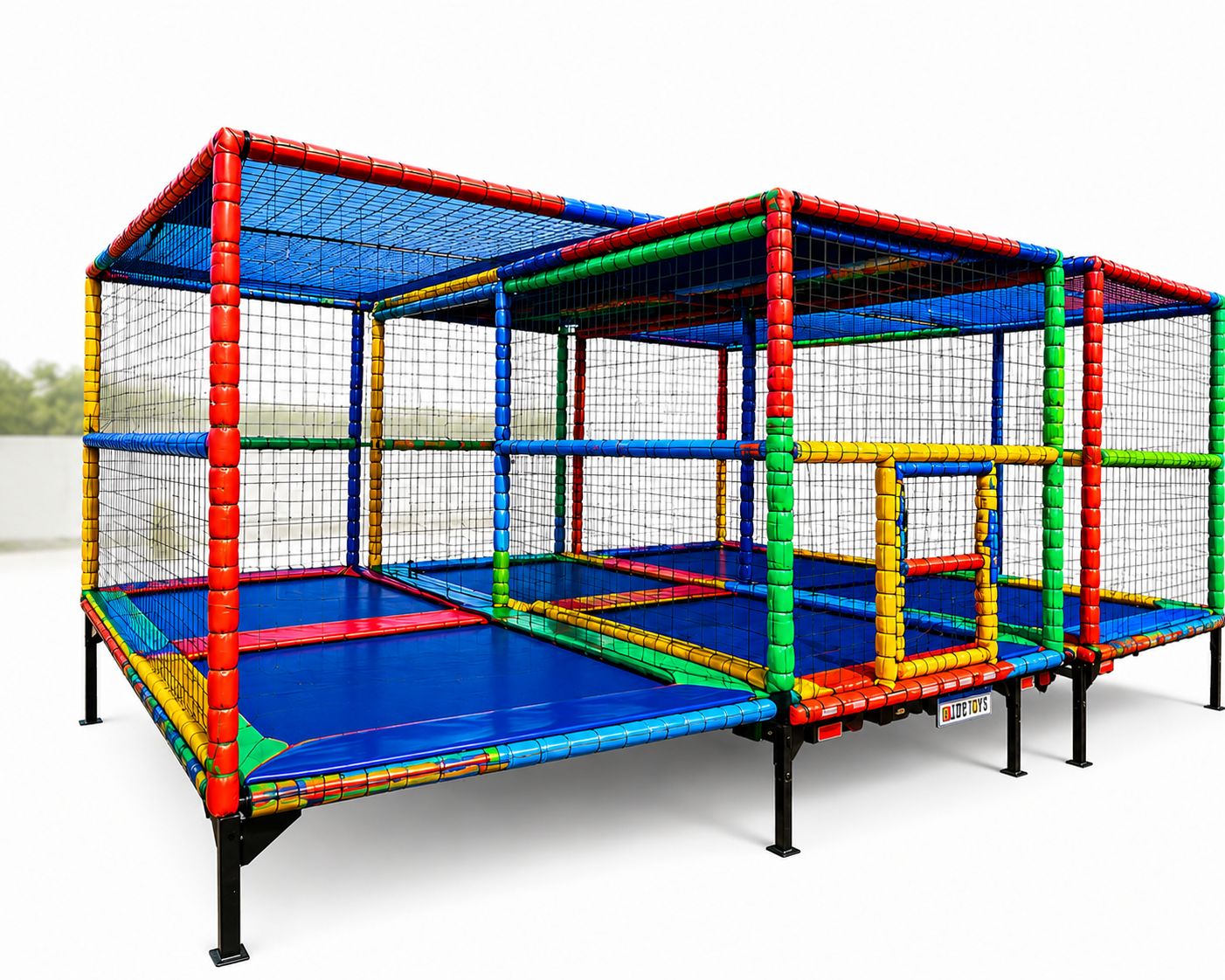 Carreta Land Toys com 6 pula pulas, estrutura colorida acolchoada e redes de proteção